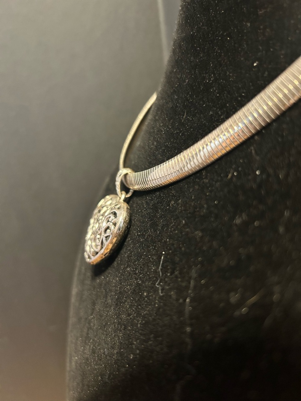 Silver Heart Filigree Pendant Choker Necklace - Women Jewelry - Picture 3 of 4